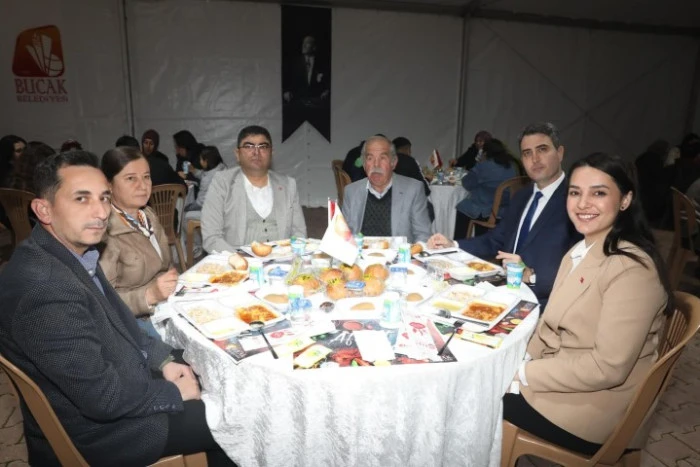 Bucak&rsquo;ta &Ccedil;anakkale ruhu iftar sofrasında yaşatıldı