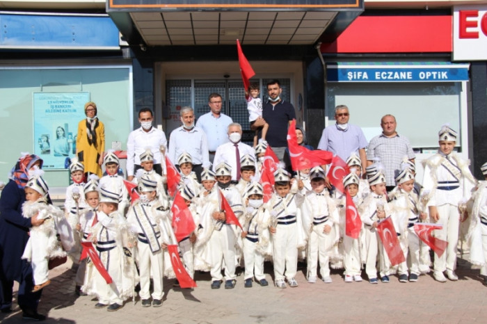 Bucak&rsquo;ta 30&rsquo;ncu geleneksel s&uuml;nnet ve keşkek ş&ouml;leni yapıldı