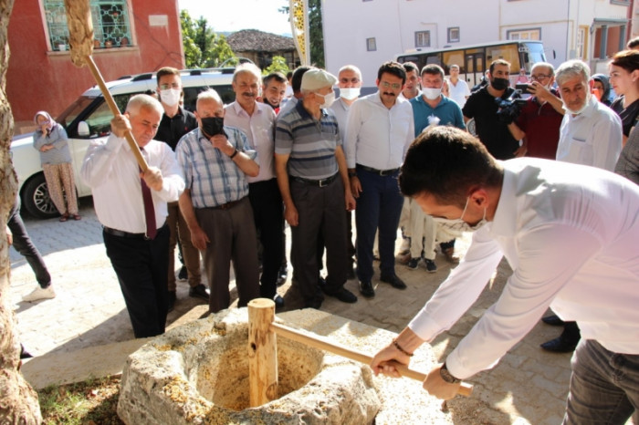 Bucak&rsquo;ta 30&rsquo;ncu geleneksel s&uuml;nnet ve keşkek ş&ouml;leni yapıldı