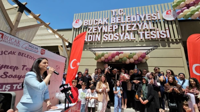 Bucak&rsquo;ta Kadının Emeği Ve Neşesi Aynı &Ccedil;atıda Buluştu