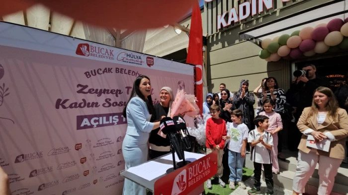 Bucak&rsquo;ta Kadının Emeği Ve Neşesi Aynı &Ccedil;atıda Buluştu
