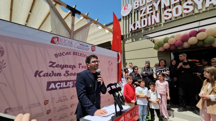Bucak&rsquo;ta Kadının Emeği Ve Neşesi Aynı &Ccedil;atıda Buluştu