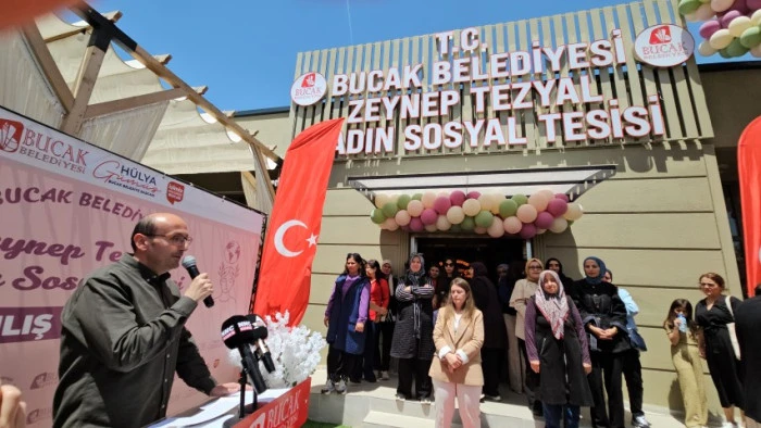 Bucak&rsquo;ta Kadının Emeği Ve Neşesi Aynı &Ccedil;atıda Buluştu