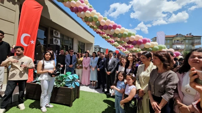Bucak&rsquo;ta Kadının Emeği Ve Neşesi Aynı &Ccedil;atıda Buluştu