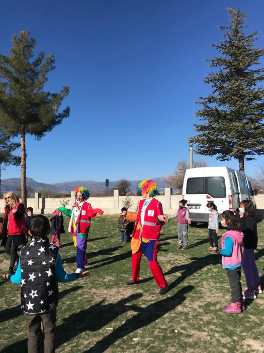 Sevgi Ve Merhamet Timi Köy Okullarında 