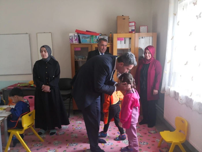 Kaymakam Kuruca, köy ziyaretlerini sürdürüyor: Kestel’de vatandaşlarla buluştu