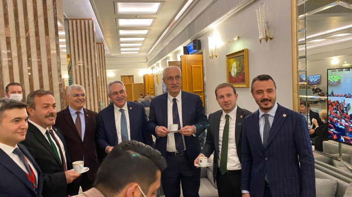 TBMM’de Gelenekselleşen Bucak Salebi İkramı Yapıldı