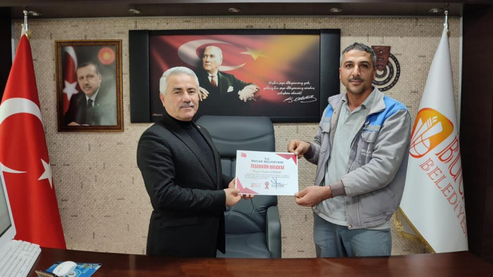 Başkan Emrullah Ünal’dan Belediye Personeline Teşekkür Belgesi