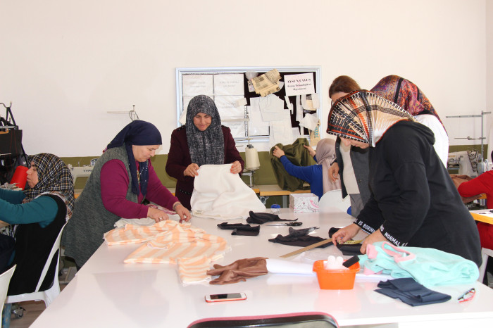 HALK EĞİTİM TEKSTİL FABRİKASINA DÖNDÜ