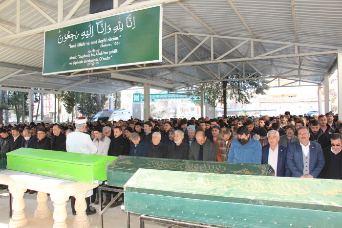 SURİYE'DE GÖREVLİ DOKTOR, DEPREMDE  ÖLEN EŞİ VE 3 ÇOCUĞUNU TOPRAĞA VERDİ