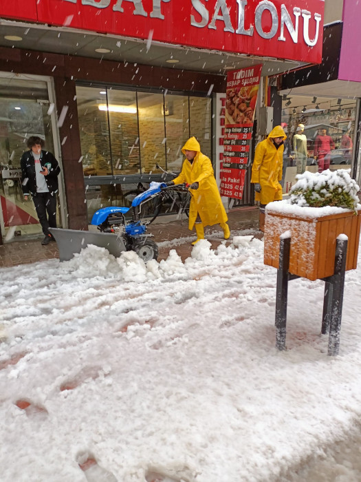 BUCAK’TA KAR YAĞIŞI ETKİLİ OLDU