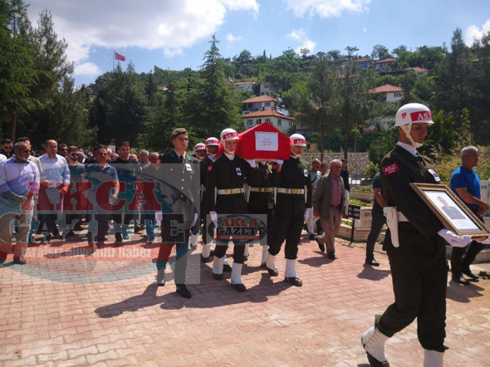 Ağır yaralanan P. Teğmen Bucak’ta toprağa verildi