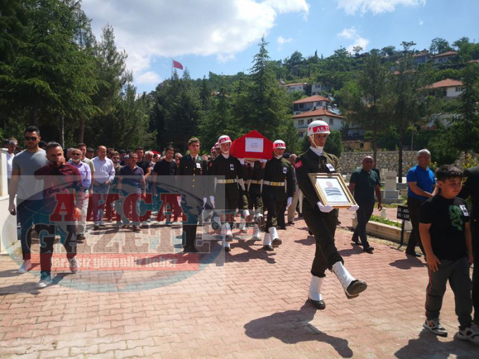 Ağır yaralanan P. Teğmen Bucak’ta toprağa verildi