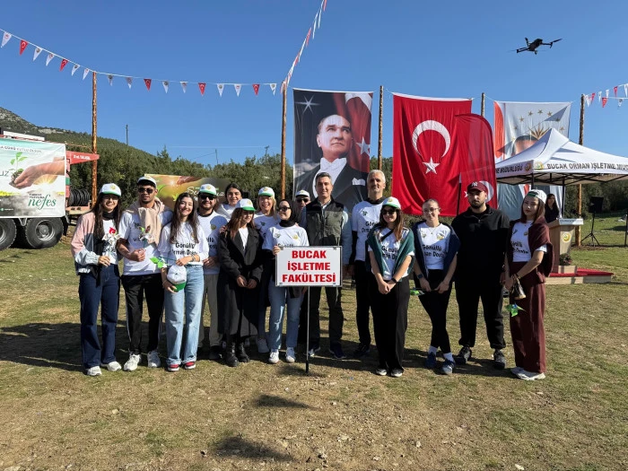 Bucak’ta yüzlerce fidan toprakla buluştu