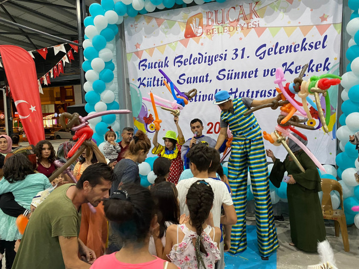 Bucak’ta 31. Geleneksel keşkek dövme ve sünnet şöleni yapıldı