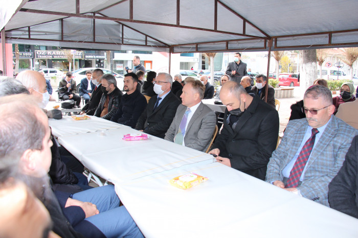 Bucak’ta Vefat Eden Öğretmenler İçin Hatim Okunup Lokma Dağıtıldı