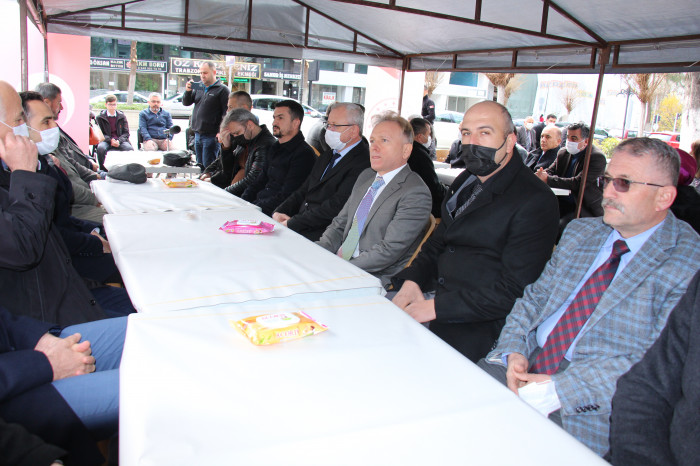 Bucak’ta Vefat Eden Öğretmenler İçin Hatim Okunup Lokma Dağıtıldı