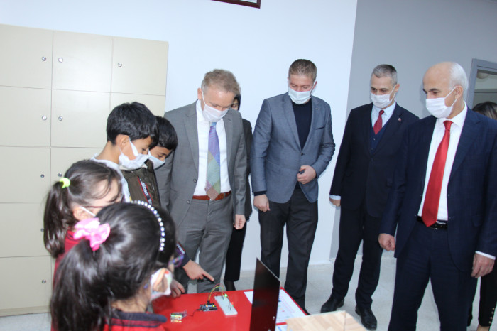 Bucak’ta Vefat Eden Öğretmenler İçin Hatim Okunup Lokma Dağıtıldı