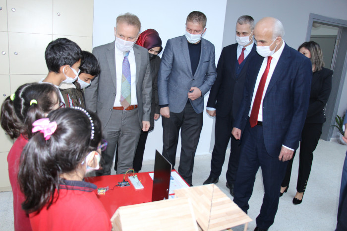 Bucak’ta Vefat Eden Öğretmenler İçin Hatim Okunup Lokma Dağıtıldı