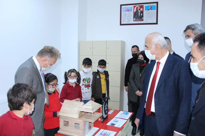 Bucak’ta Vefat Eden Öğretmenler İçin Hatim Okunup Lokma Dağıtıldı