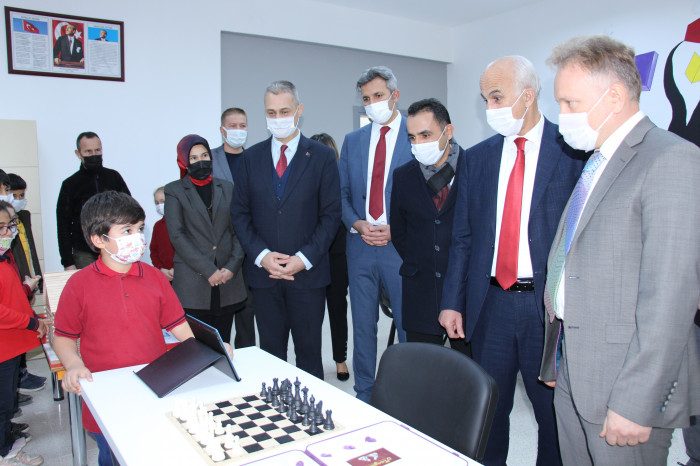 Bucak’ta Vefat Eden Öğretmenler İçin Hatim Okunup Lokma Dağıtıldı