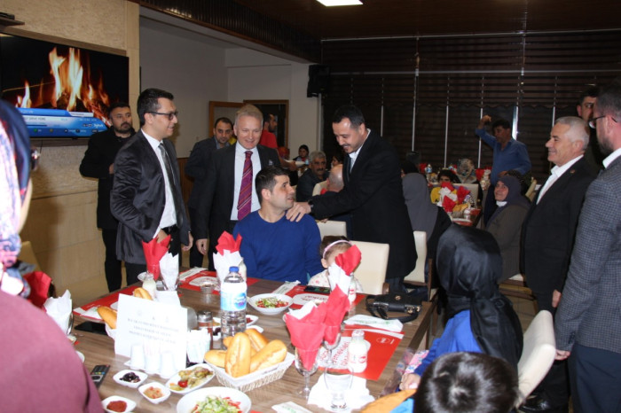 ŞEHİT AİLELERİ VE GAZİLER İFTARDA BULUŞTU