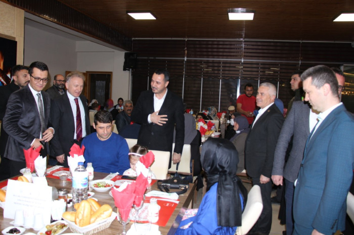 ŞEHİT AİLELERİ VE GAZİLER İFTARDA BULUŞTU