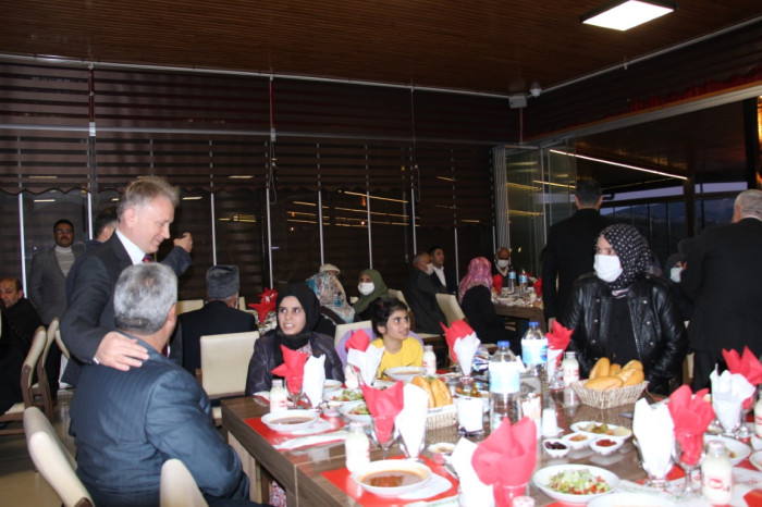 ŞEHİT AİLELERİ VE GAZİLER İFTARDA BULUŞTU