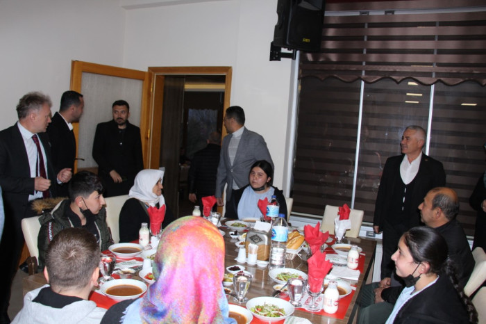 ŞEHİT AİLELERİ VE GAZİLER İFTARDA BULUŞTU