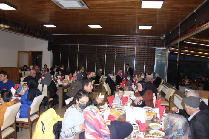 ŞEHİT AİLELERİ VE GAZİLER İFTARDA BULUŞTU