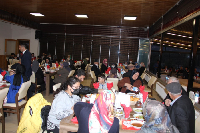 ŞEHİT AİLELERİ VE GAZİLER İFTARDA BULUŞTU