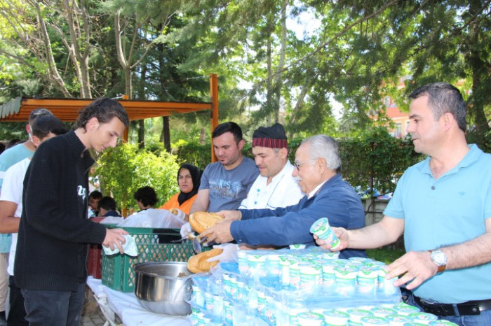 Bucak’ta Öğrenciler Geleneksel Kavurma Şenliğinde Buluştu 