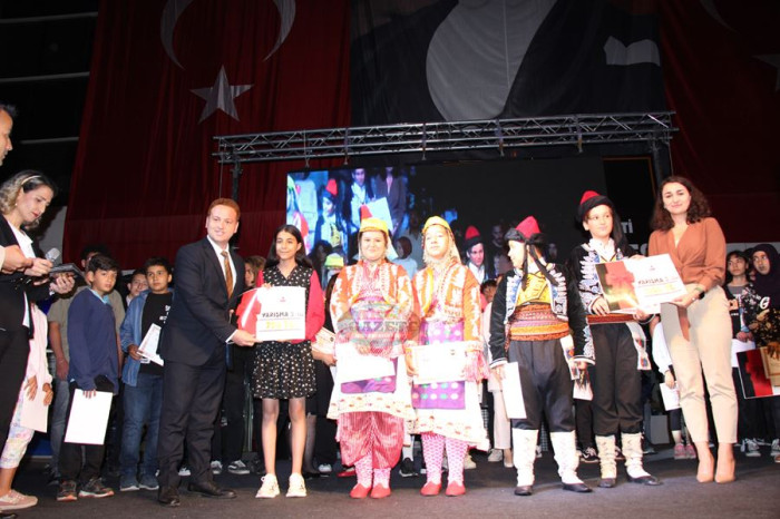 BUCAK’TA ‘YETENEK SİZSİNİZ’ YARIŞMASININ FİNALİ YAPILDI