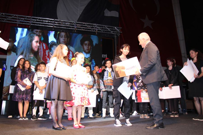 BUCAK’TA ‘YETENEK SİZSİNİZ’ YARIŞMASININ FİNALİ YAPILDI