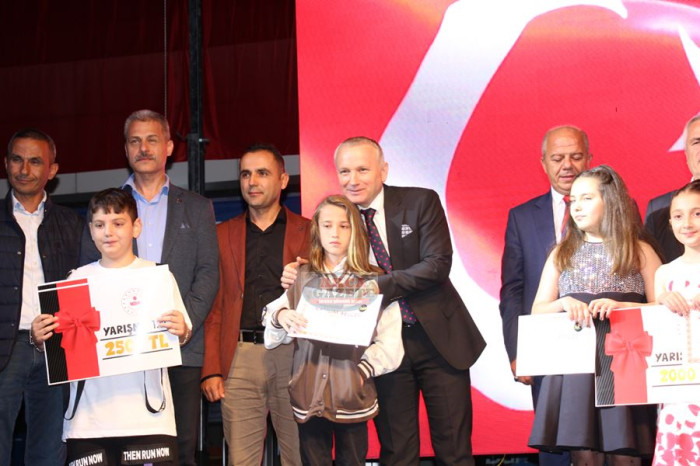 BUCAK’TA ‘YETENEK SİZSİNİZ’ YARIŞMASININ FİNALİ YAPILDI