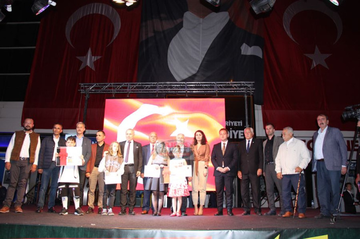 BUCAK’TA ‘YETENEK SİZSİNİZ’ YARIŞMASININ FİNALİ YAPILDI