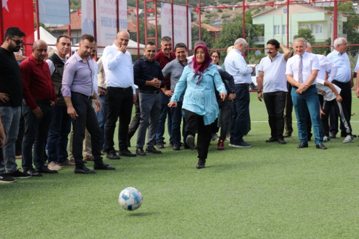 BUCAK BELEDİYESİ SPOR KOMPLEKSİ AÇILDI