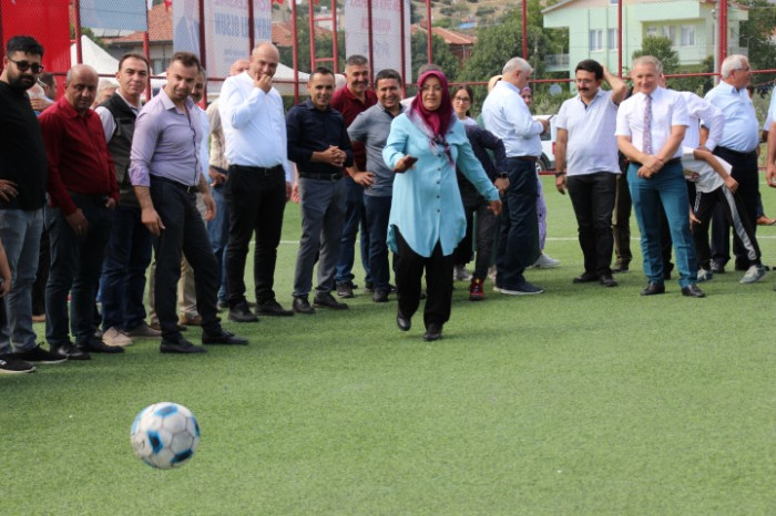 BUCAK BELEDİYESİ SPOR KOMPLEKSİ AÇILDI