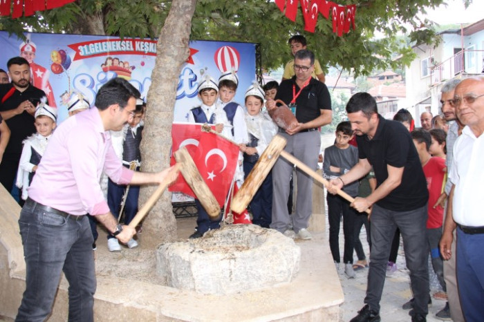 Bucak’ta 31. Geleneksel keşkek dövme ve sünnet şöleni yapıldı