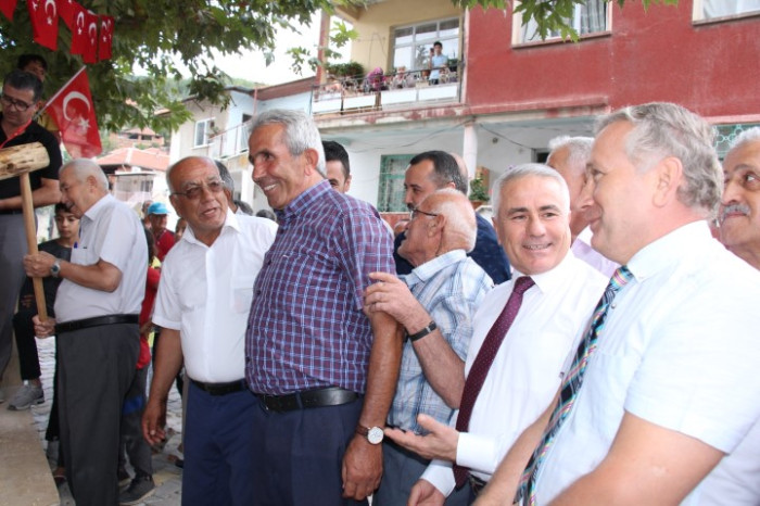 Bucak’ta 31. Geleneksel keşkek dövme ve sünnet şöleni yapıldı