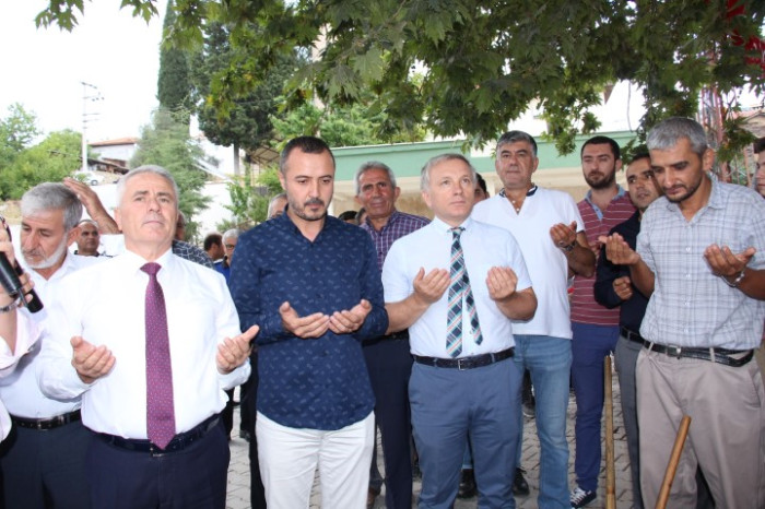 Bucak’ta 31. Geleneksel keşkek dövme ve sünnet şöleni yapıldı