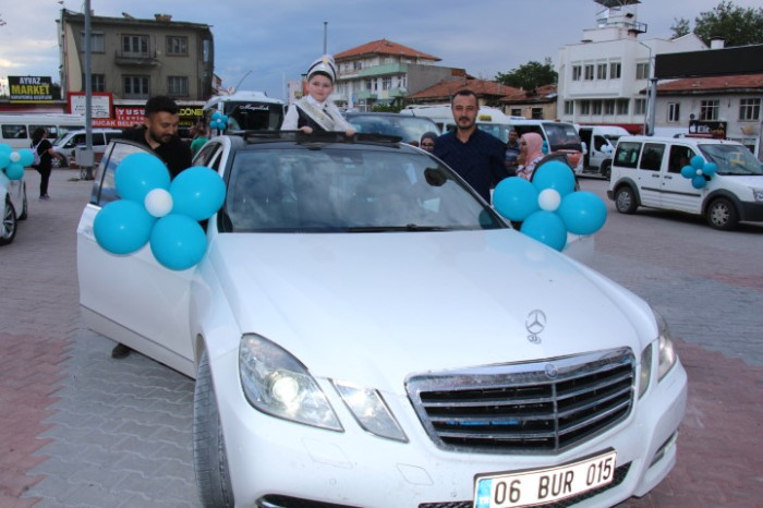 Bucak’ta 31. Geleneksel keşkek dövme ve sünnet şöleni yapıldı