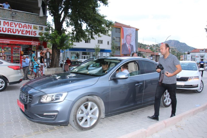 Bucak’ta 31. Geleneksel keşkek dövme ve sünnet şöleni yapıldı