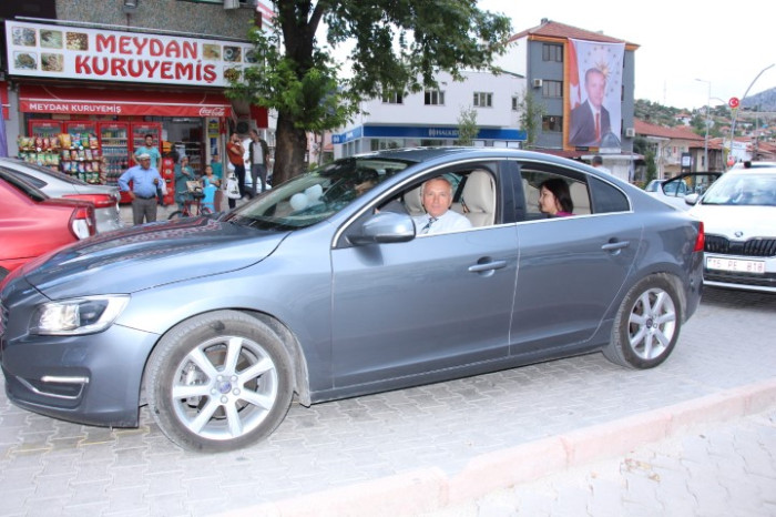 Bucak’ta 31. Geleneksel keşkek dövme ve sünnet şöleni yapıldı