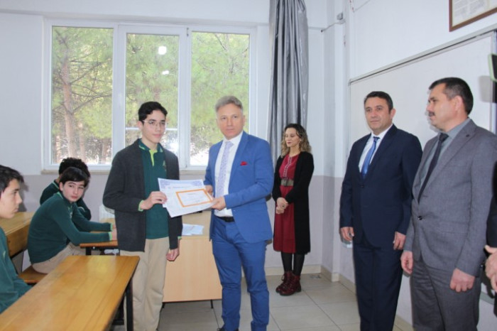 Bucak’ta 12 Bin 495 Öğrenci Yarıyıl Karnesi Aldı