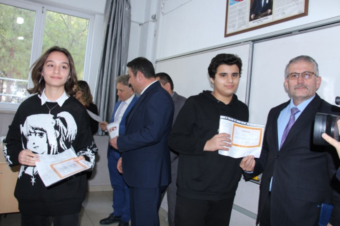 Bucak’ta 12 Bin 495 Öğrenci Yarıyıl Karnesi Aldı