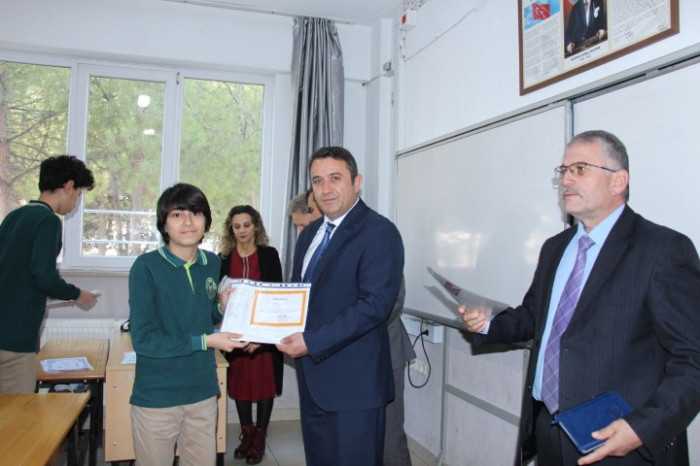 Bucak’ta 12 Bin 495 Öğrenci Yarıyıl Karnesi Aldı