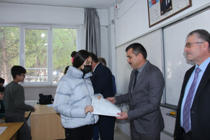 Bucak’ta 12 Bin 495 Öğrenci Yarıyıl Karnesi Aldı