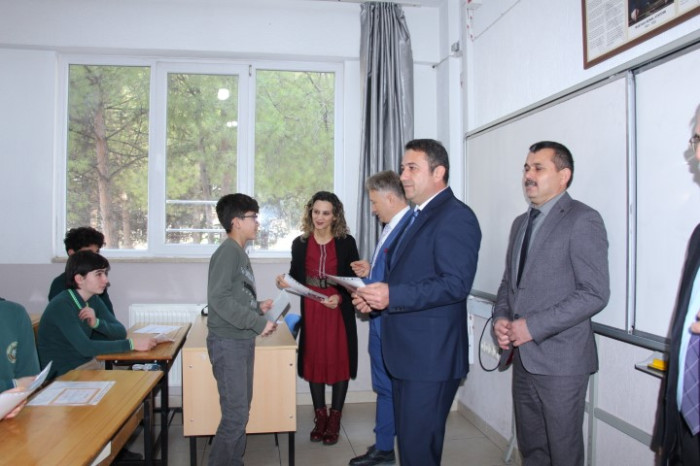 Bucak’ta 12 Bin 495 Öğrenci Yarıyıl Karnesi Aldı