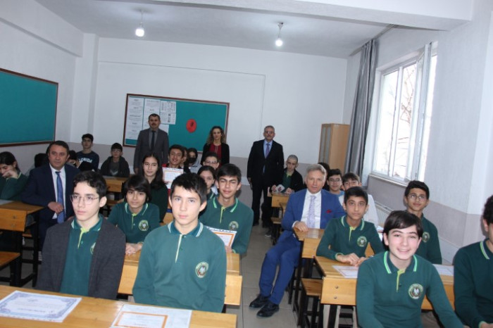 Bucak’ta 12 Bin 495 Öğrenci Yarıyıl Karnesi Aldı